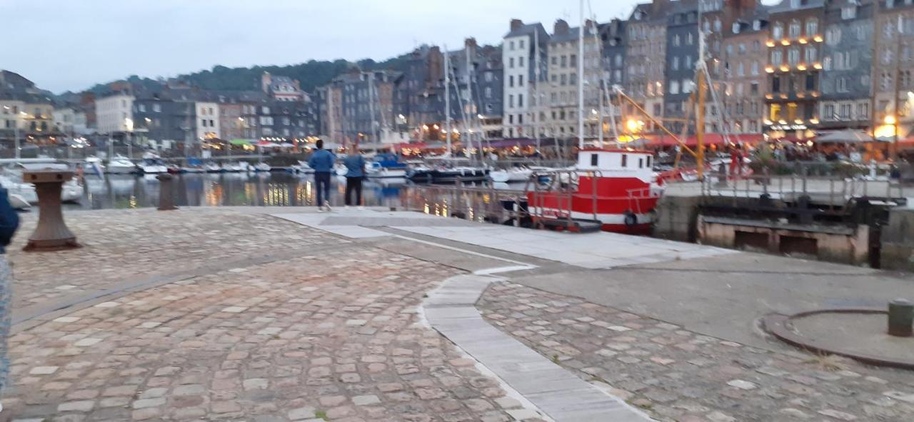 Appartement Le Puits à Honfleur Extérieur photo