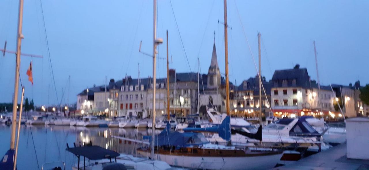 Appartement Le Puits à Honfleur Extérieur photo